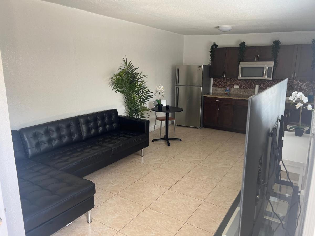 Miami Haven By Airport Villa Ngoại thất bức ảnh