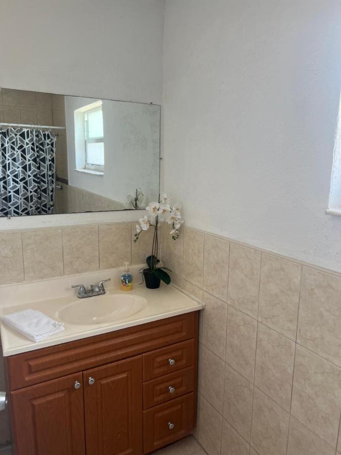 Miami Haven By Airport Villa Ngoại thất bức ảnh